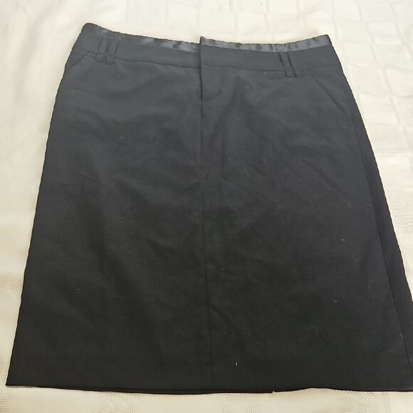 Zara Black Pencil Skirt Sleek Design - Picture 11 of 16